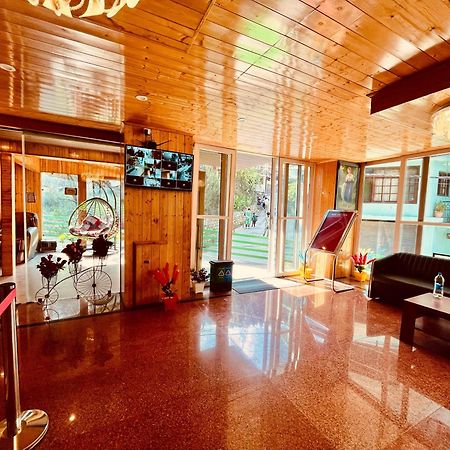 Vista Resort, Manali - ! Near Mall Road !! Hot & Cold Ac Rooms !! Best Selling !! Big Parking !! Luxury Collection !! Open Terrace !! Lift !! Playing Zone !! Property Of The Year ! Ngoại thất bức ảnh