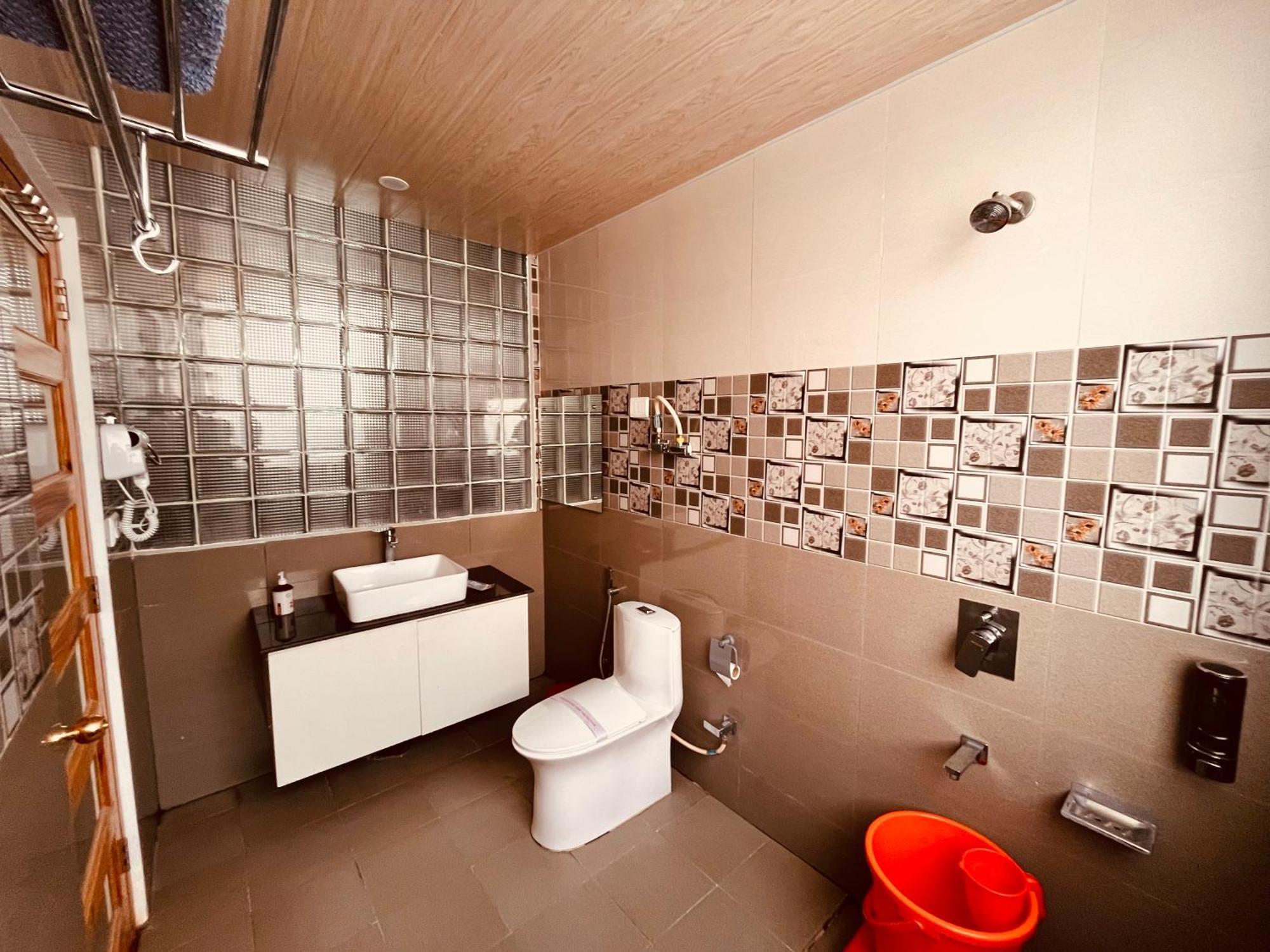 Vista Resort, Manali - ! Near Mall Road !! Hot & Cold Ac Rooms !! Best Selling !! Big Parking !! Luxury Collection !! Open Terrace !! Lift !! Playing Zone !! Property Of The Year ! Ngoại thất bức ảnh