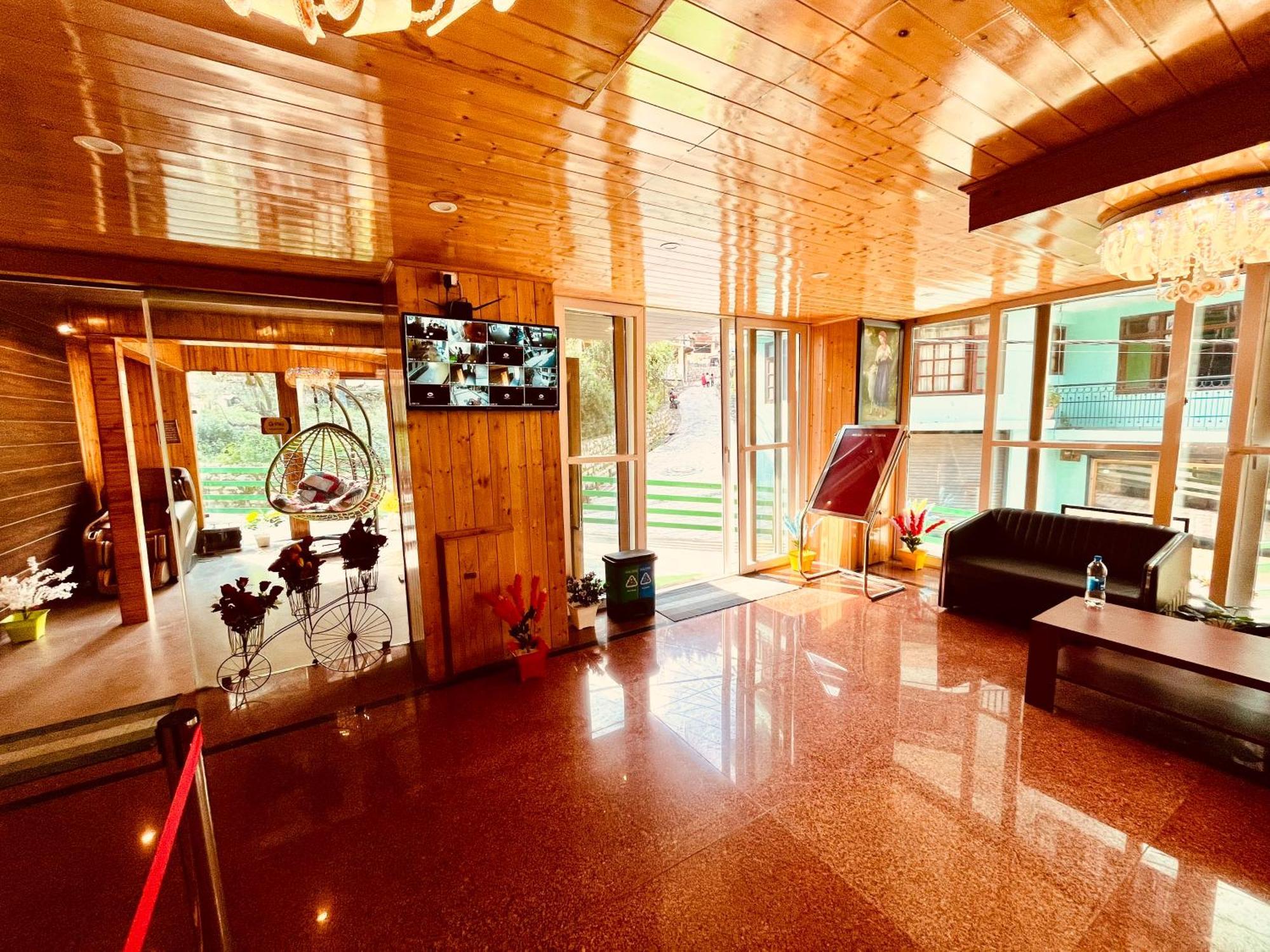 Vista Resort, Manali - ! Near Mall Road !! Hot & Cold Ac Rooms !! Best Selling !! Big Parking !! Luxury Collection !! Open Terrace !! Lift !! Playing Zone !! Property Of The Year ! Ngoại thất bức ảnh