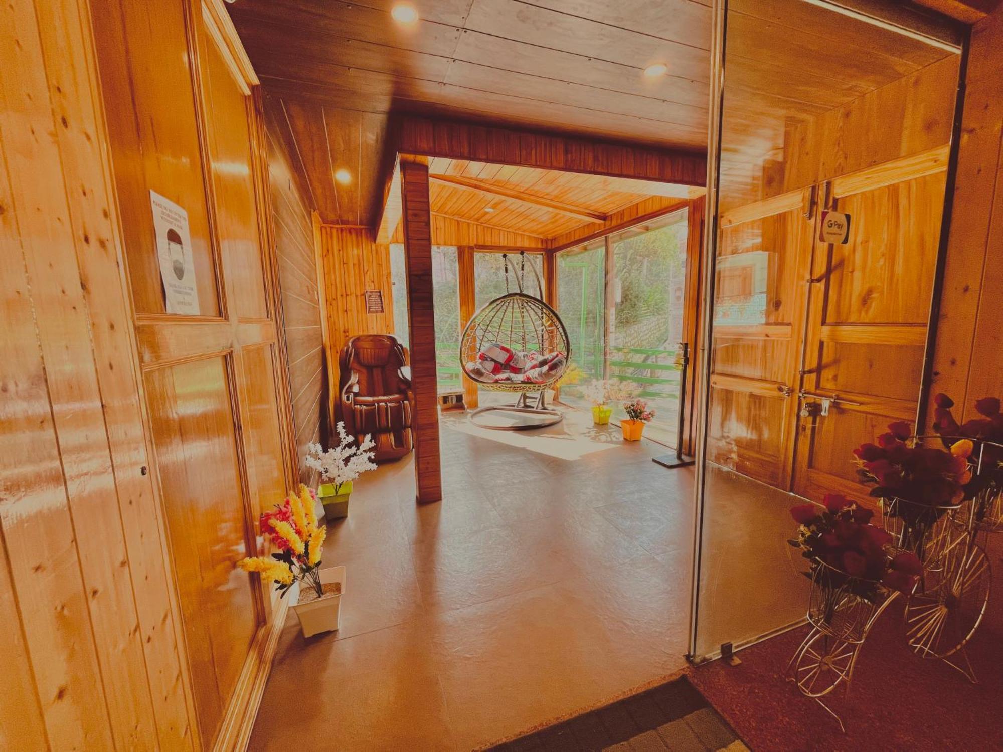 Vista Resort, Manali - ! Near Mall Road !! Hot & Cold Ac Rooms !! Best Selling !! Big Parking !! Luxury Collection !! Open Terrace !! Lift !! Playing Zone !! Property Of The Year ! Ngoại thất bức ảnh