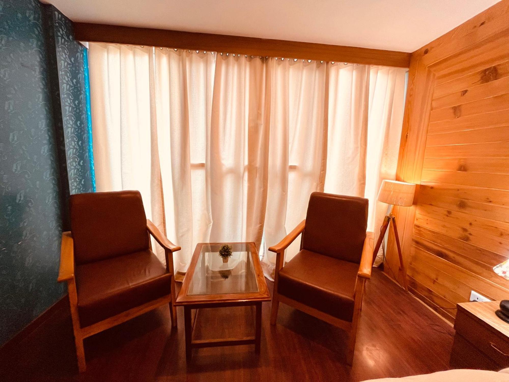 Vista Resort, Manali - ! Near Mall Road !! Hot & Cold Ac Rooms !! Best Selling !! Big Parking !! Luxury Collection !! Open Terrace !! Lift !! Playing Zone !! Property Of The Year ! Ngoại thất bức ảnh