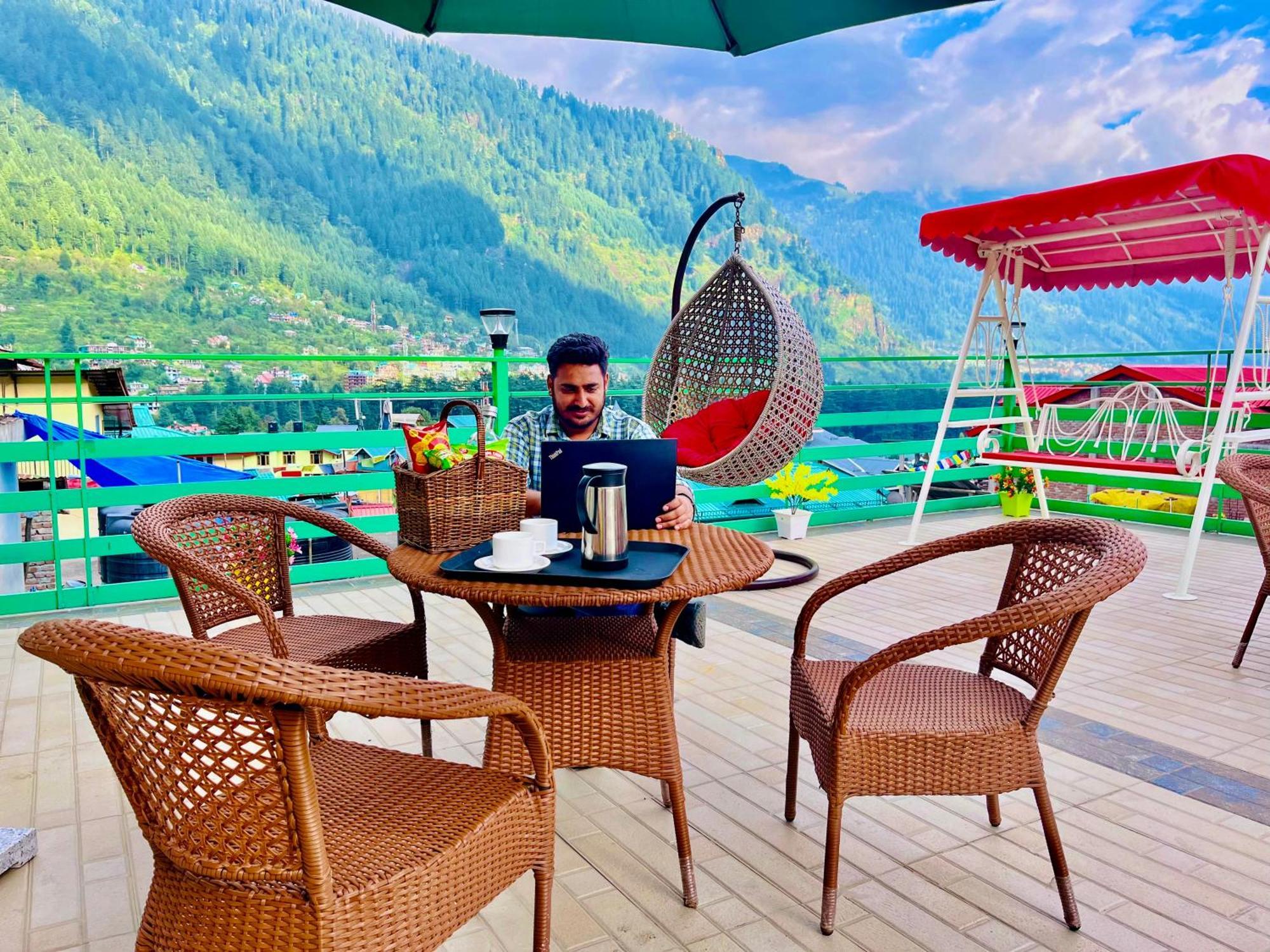 Vista Resort, Manali - ! Near Mall Road !! Hot & Cold Ac Rooms !! Best Selling !! Big Parking !! Luxury Collection !! Open Terrace !! Lift !! Playing Zone !! Property Of The Year ! Ngoại thất bức ảnh