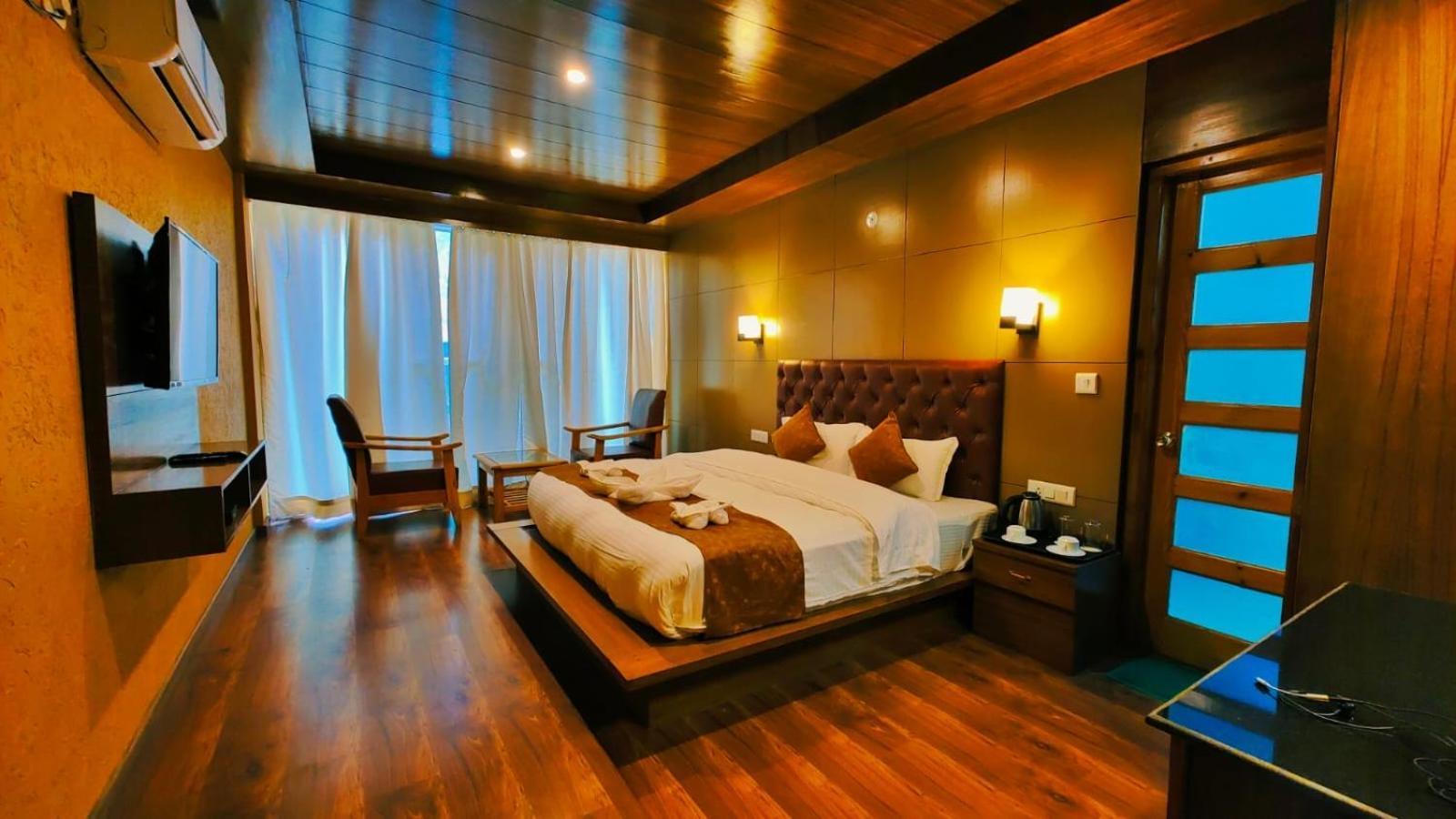 Vista Resort, Manali - ! Near Mall Road !! Hot & Cold Ac Rooms !! Best Selling !! Big Parking !! Luxury Collection !! Open Terrace !! Lift !! Playing Zone !! Property Of The Year ! Ngoại thất bức ảnh