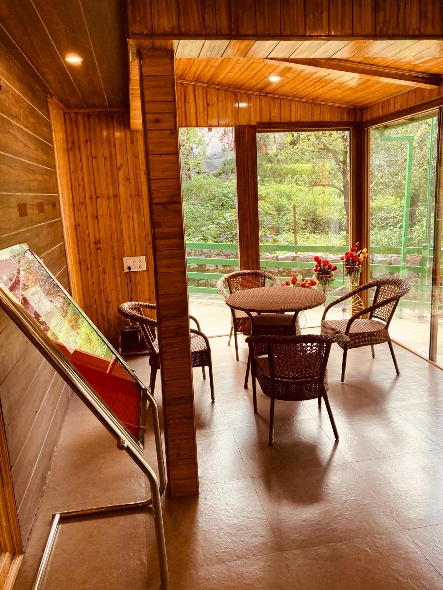 Vista Resort, Manali - ! Near Mall Road !! Hot & Cold Ac Rooms !! Best Selling !! Big Parking !! Luxury Collection !! Open Terrace !! Lift !! Playing Zone !! Property Of The Year ! Ngoại thất bức ảnh