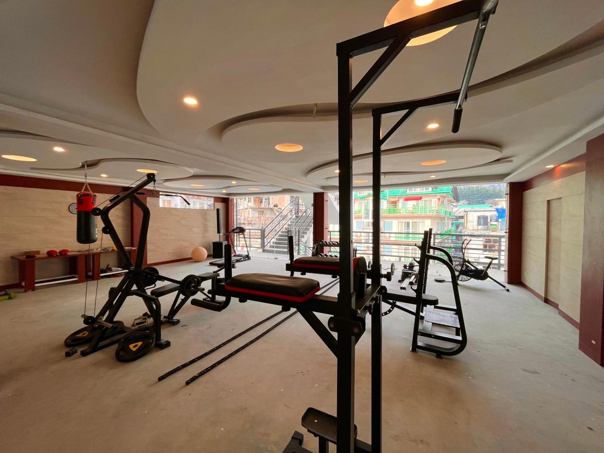 Vista Resort, Manali - ! Near Mall Road !! Hot & Cold Ac Rooms !! Best Selling !! Big Parking !! Luxury Collection !! Open Terrace !! Lift !! Playing Zone !! Property Of The Year ! Ngoại thất bức ảnh