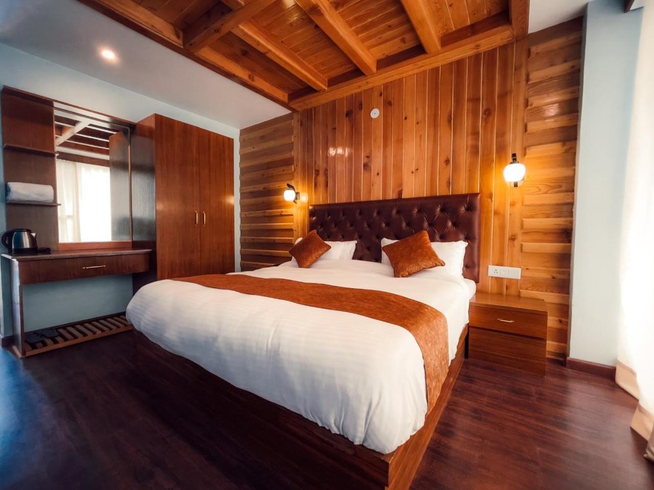 Vista Resort, Manali - ! Near Mall Road !! Hot & Cold Ac Rooms !! Best Selling !! Big Parking !! Luxury Collection !! Open Terrace !! Lift !! Playing Zone !! Property Of The Year ! Ngoại thất bức ảnh