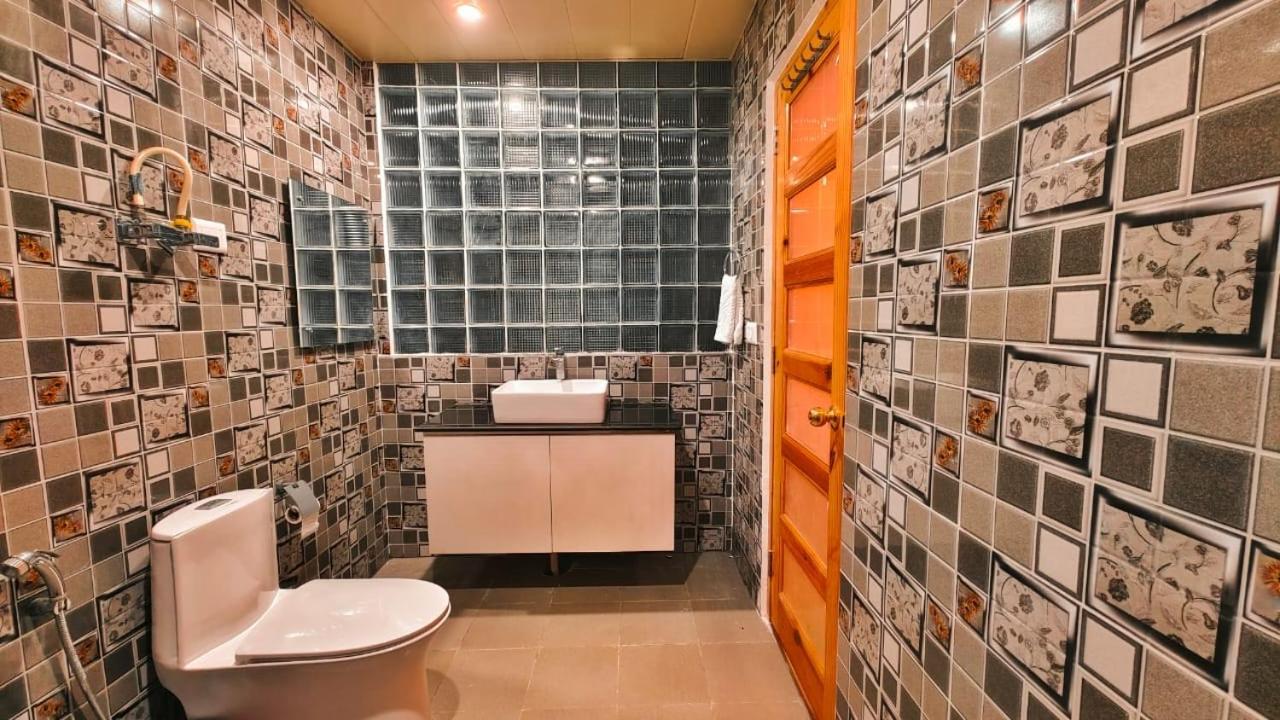 Vista Resort, Manali - ! Near Mall Road !! Hot & Cold Ac Rooms !! Best Selling !! Big Parking !! Luxury Collection !! Open Terrace !! Lift !! Playing Zone !! Property Of The Year ! Ngoại thất bức ảnh