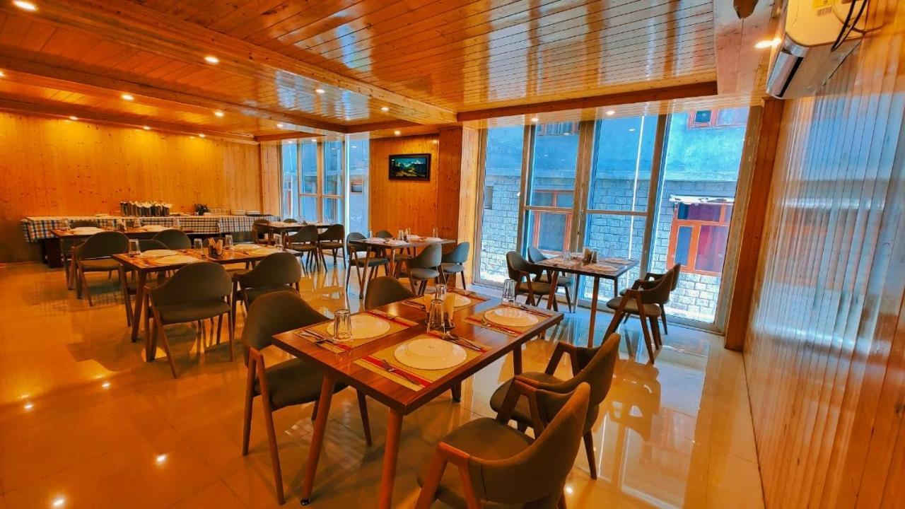 Vista Resort, Manali - ! Near Mall Road !! Hot & Cold Ac Rooms !! Best Selling !! Big Parking !! Luxury Collection !! Open Terrace !! Lift !! Playing Zone !! Property Of The Year ! Ngoại thất bức ảnh