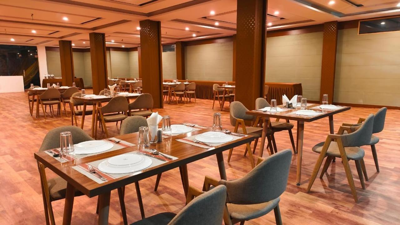 Vista Resort, Manali - ! Near Mall Road !! Hot & Cold Ac Rooms !! Best Selling !! Big Parking !! Luxury Collection !! Open Terrace !! Lift !! Playing Zone !! Property Of The Year ! Ngoại thất bức ảnh