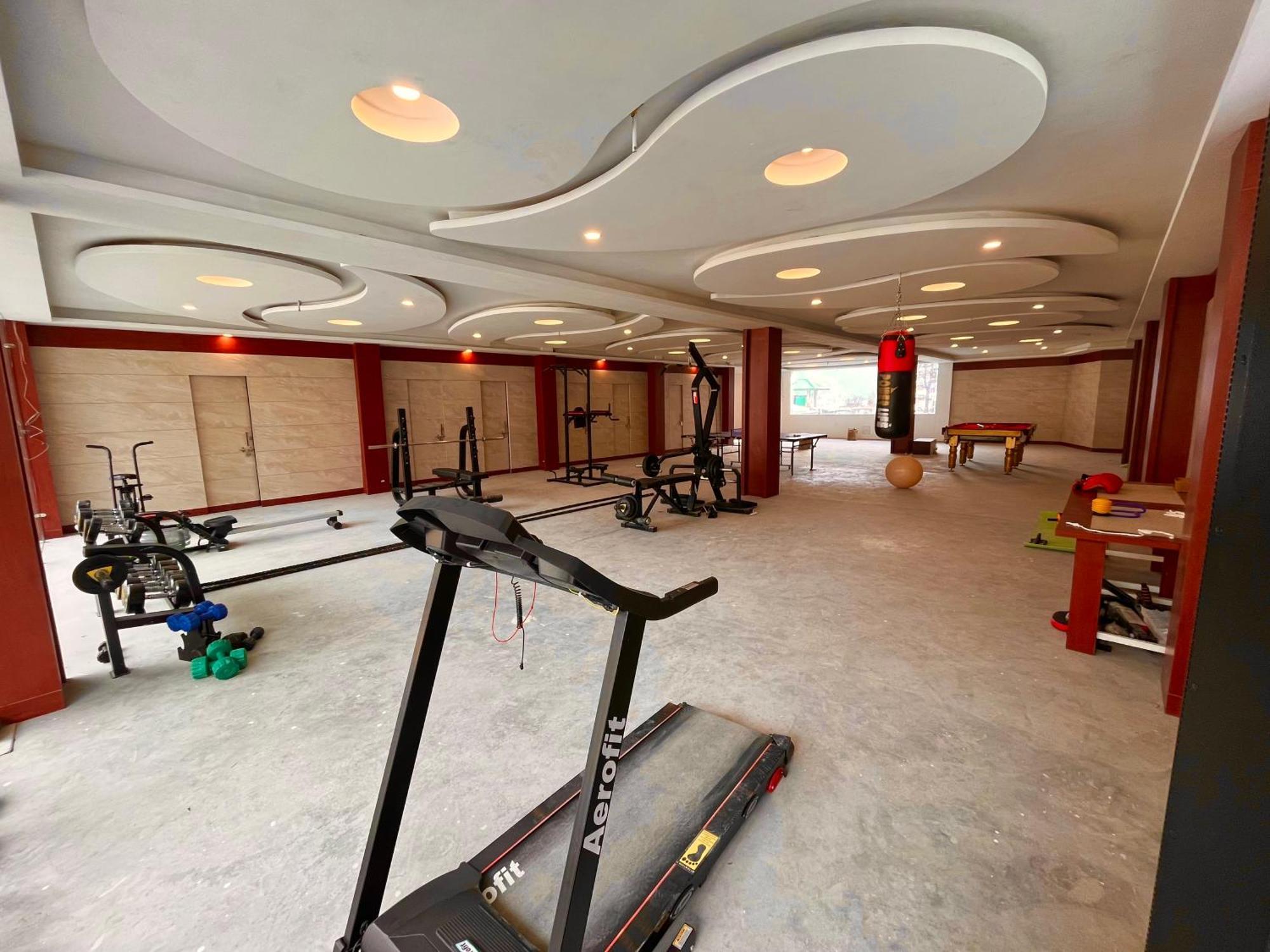 Vista Resort, Manali - ! Near Mall Road !! Hot & Cold Ac Rooms !! Best Selling !! Big Parking !! Luxury Collection !! Open Terrace !! Lift !! Playing Zone !! Property Of The Year ! Ngoại thất bức ảnh