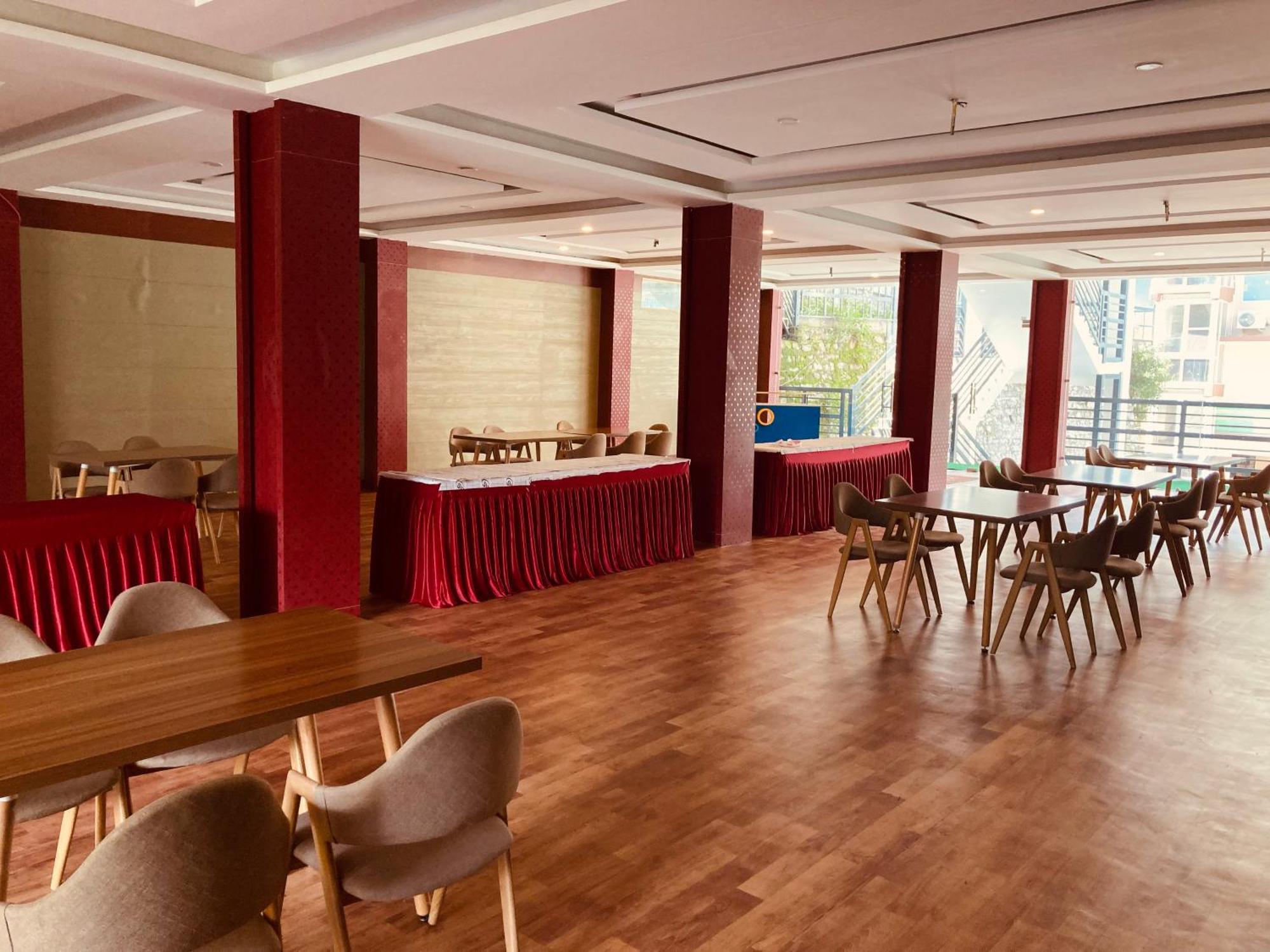 Vista Resort, Manali - ! Near Mall Road !! Hot & Cold Ac Rooms !! Best Selling !! Big Parking !! Luxury Collection !! Open Terrace !! Lift !! Playing Zone !! Property Of The Year ! Ngoại thất bức ảnh