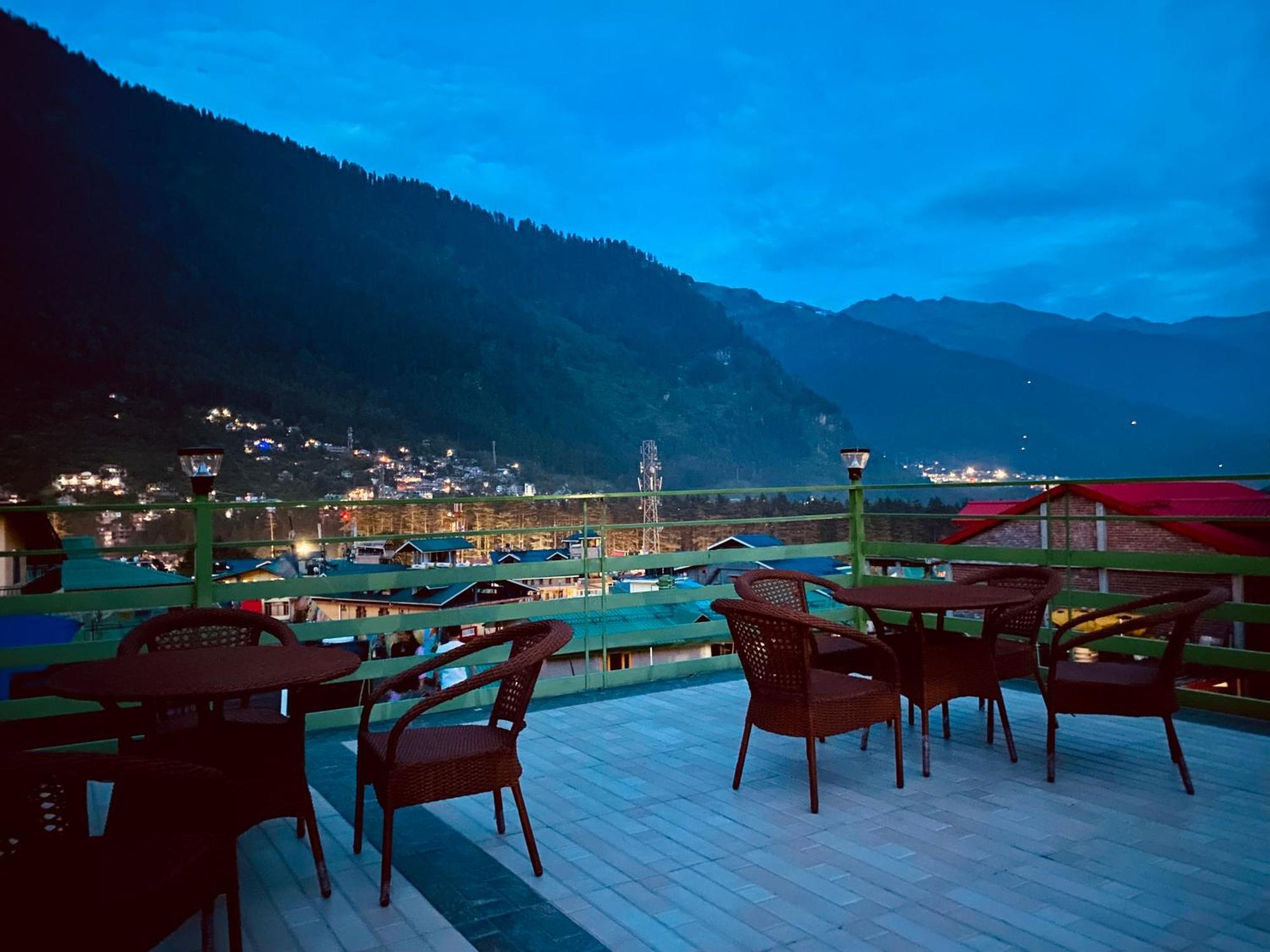 Vista Resort, Manali - ! Near Mall Road !! Hot & Cold Ac Rooms !! Best Selling !! Big Parking !! Luxury Collection !! Open Terrace !! Lift !! Playing Zone !! Property Of The Year ! Ngoại thất bức ảnh